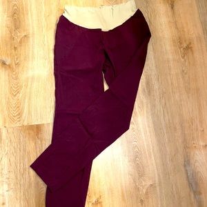 NWOT Motherhood Maternity Skinny Pants in Burgundy